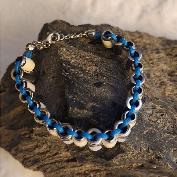 NWOT Lia Sophia "Entwine" White Blue and Silver Bracelet - Picture 2 of 4